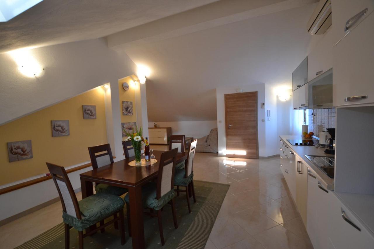 Apartmani Antonia Nakic -Stobrec Split Bagian luar foto