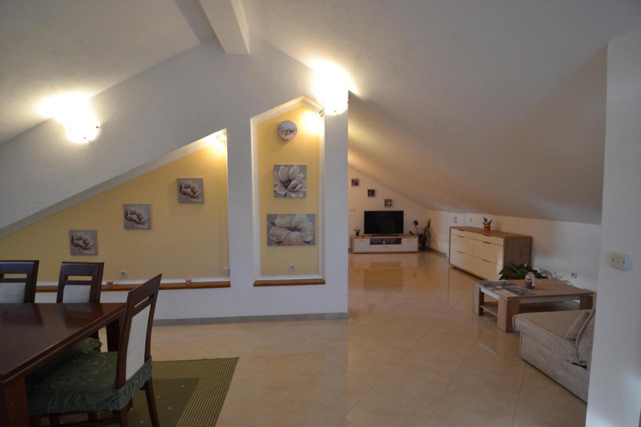 Apartmani Antonia Nakic -Stobrec Split Bagian luar foto