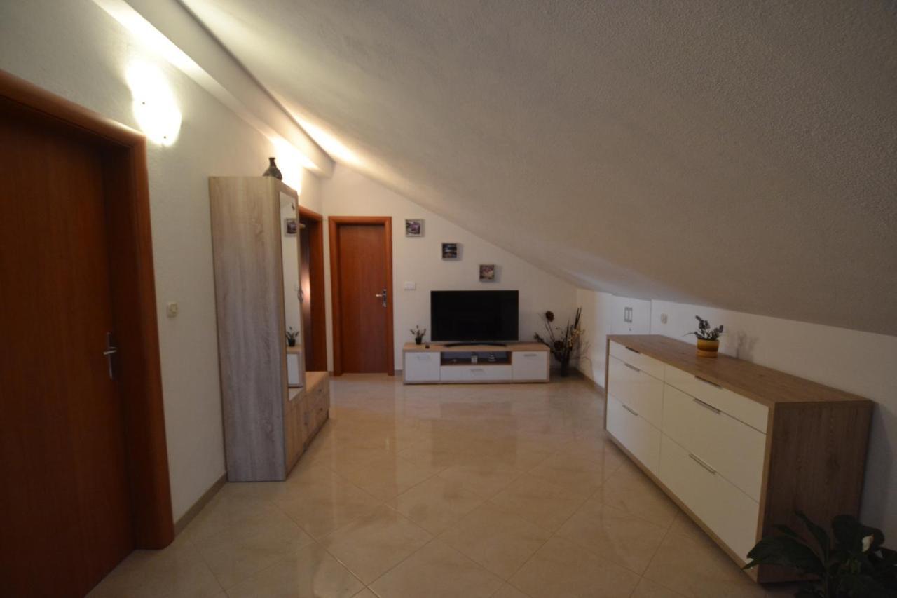 Apartmani Antonia Nakic -Stobrec Split Bagian luar foto