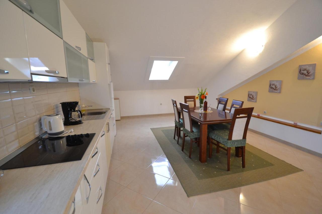 Apartmani Antonia Nakic -Stobrec Split Bagian luar foto
